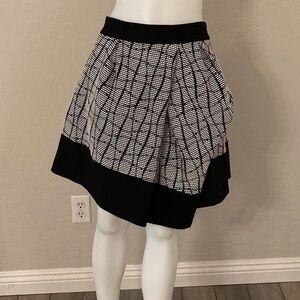 Banana Republic Black and White Tweed Asymmetric Bubble Skirt Size 14